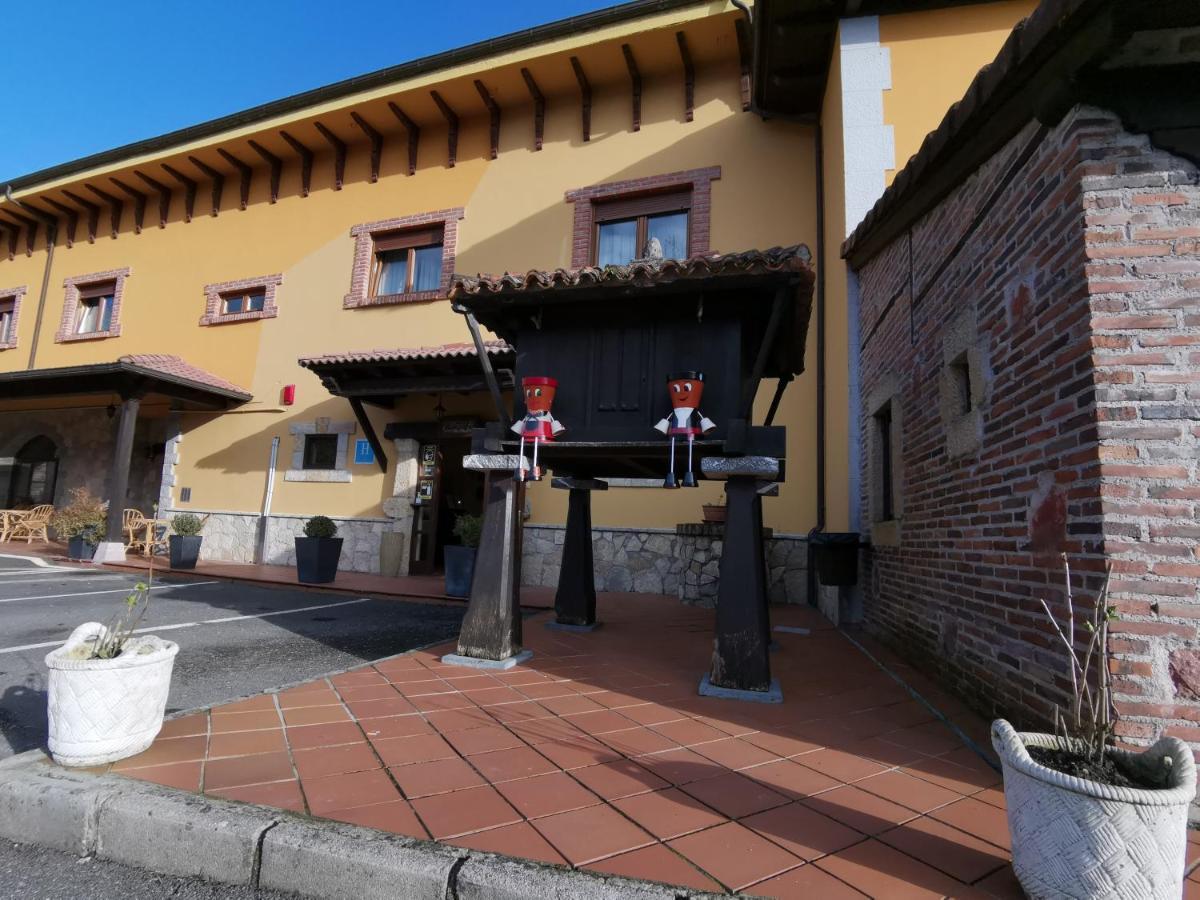 Hotel El Angliru Cangas de Onis Exterior photo