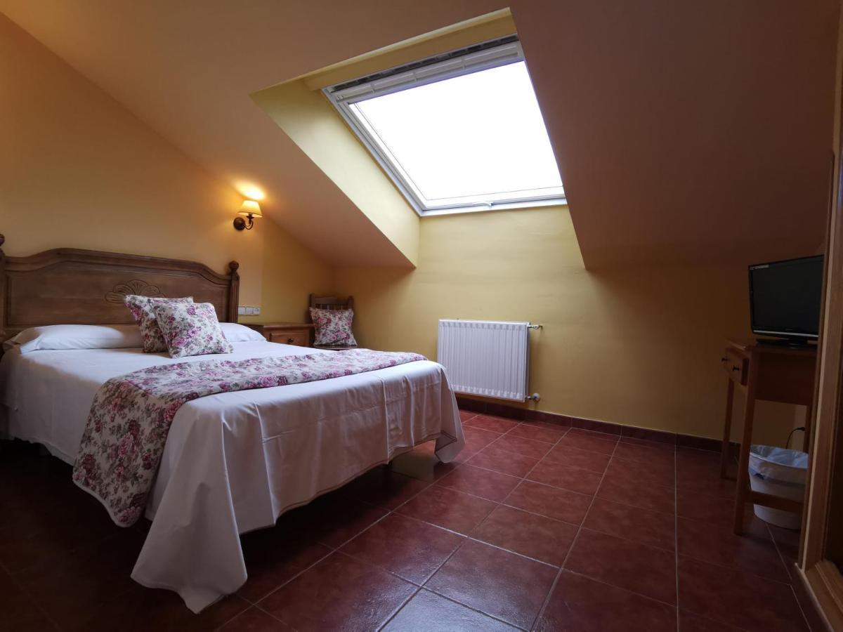 Hotel El Angliru Cangas de Onis Exterior photo
