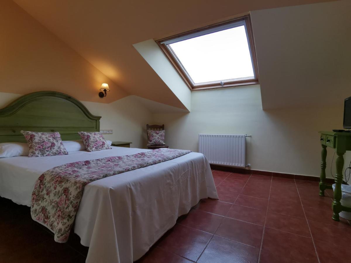 Hotel El Angliru Cangas de Onis Exterior photo