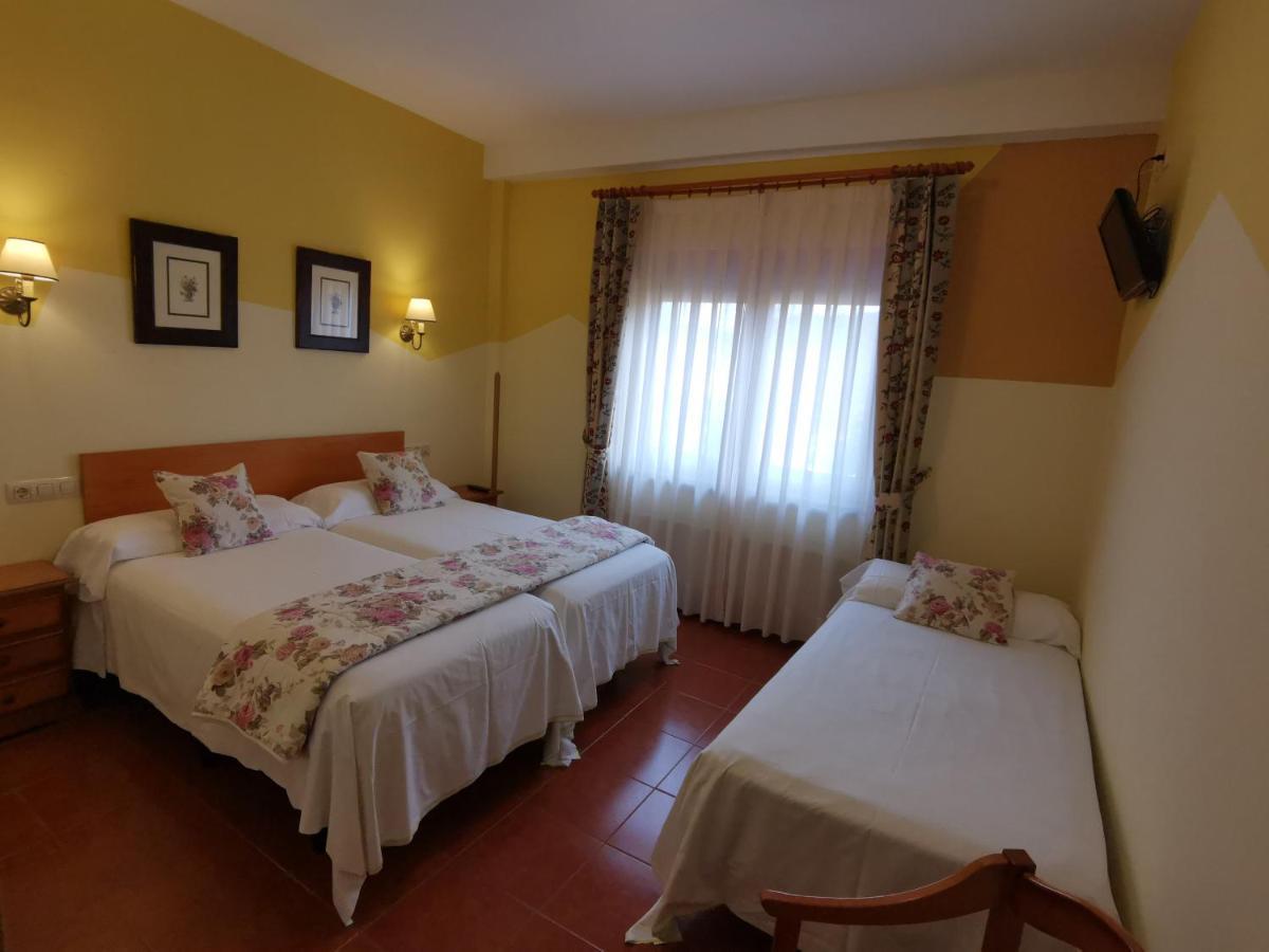 Hotel El Angliru Cangas de Onis Exterior photo