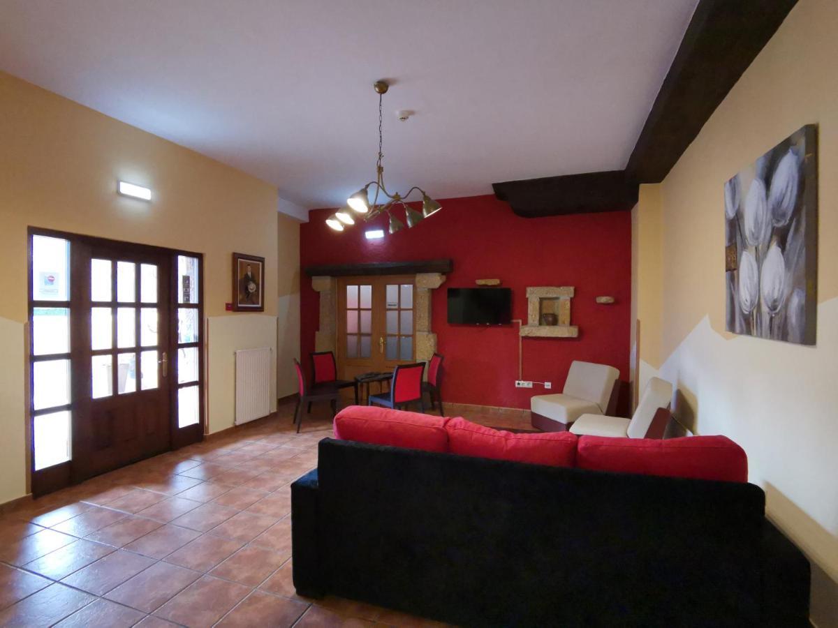Hotel El Angliru Cangas de Onis Exterior photo