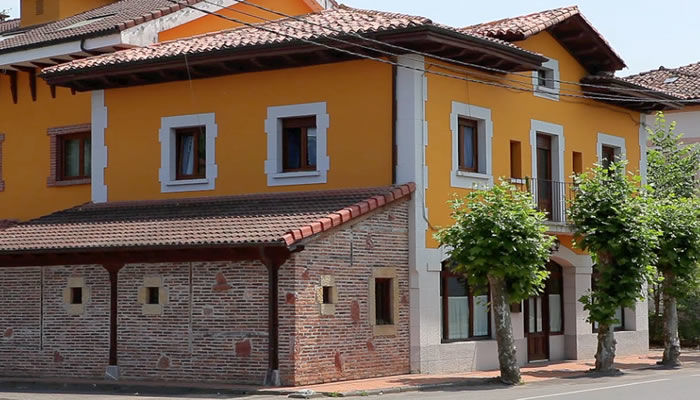 Hotel El Angliru Cangas de Onis Exterior photo