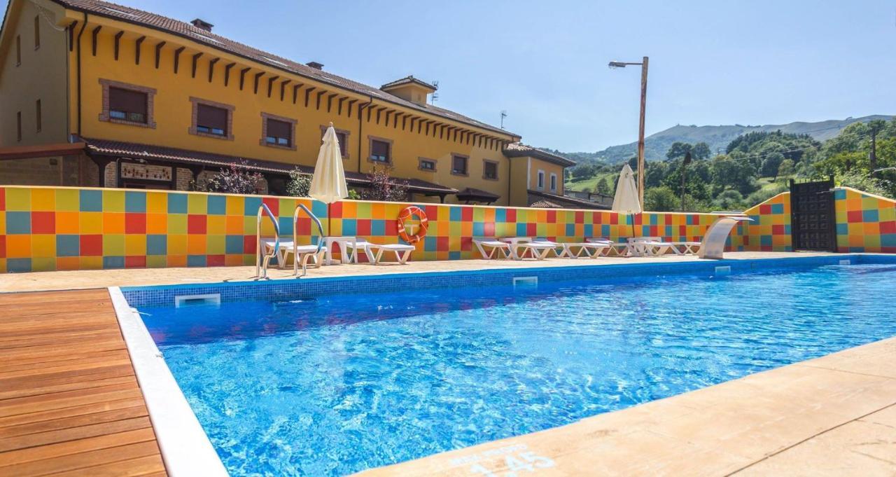 Hotel El Angliru Cangas de Onis Exterior photo